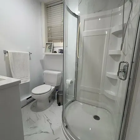 Guest Room With Private Bath In Langford Victoria Exterior photo