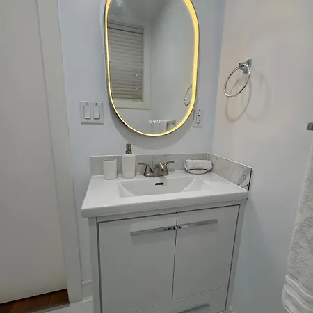 Guest Room With Private Bath In Langford Victoria Exterior photo