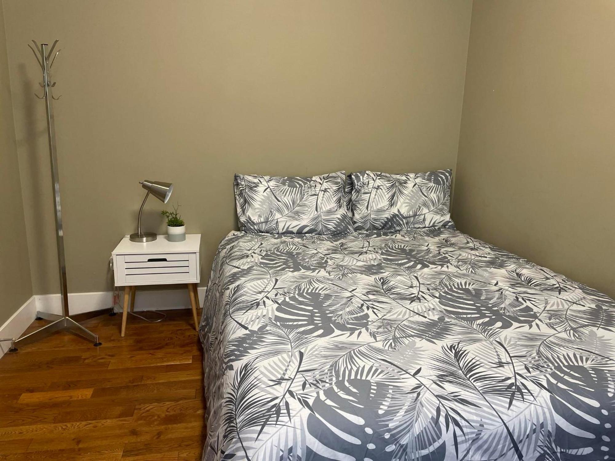 Homestay Guest With Private Bath In Langford