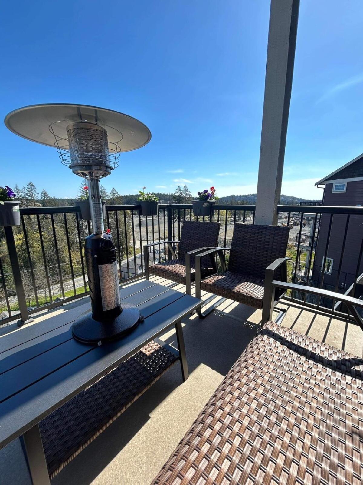 Guest With Private Bath In Langford